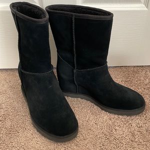 UGG Women’s US Size 9.5 Classic Femme Wedge Bootie Black
